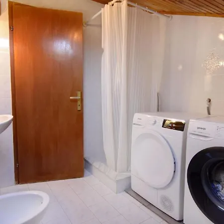 Einfache Silva Mit Terrasse Apartment Basanija